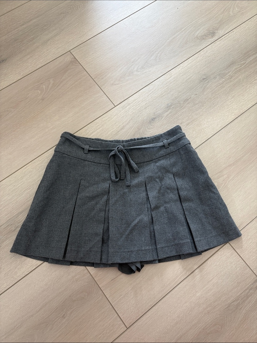 Hollister Charcoal Gray Pleated Skater Skirt with Drawstring